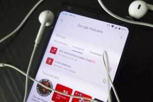 Google’s new Podcasts app offers the bare-minimum Android listening experience