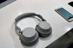 Hands-on with Microsoft’s Surface Headphones: Tune out the outside world to focus