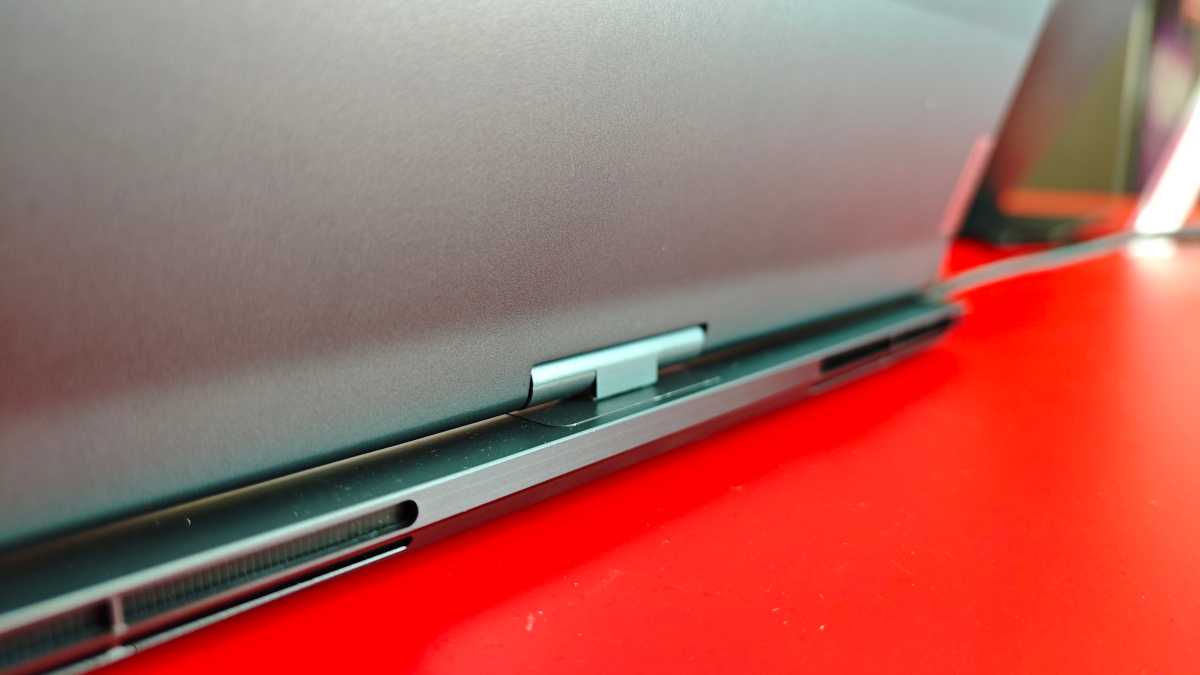 Lenovo AutoTwist AI motorized hinge