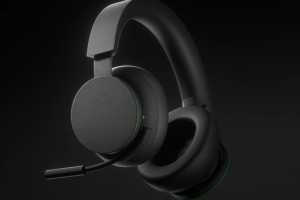 Microsoft’s Xbox Wireless Headset feels like affordable Surface Headphones