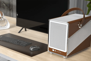 This itty bitty PC case will divide friends, and I want one