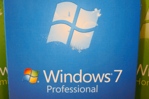 Watch this modder convert Windows 10 to Windows 7 in 17 minutes